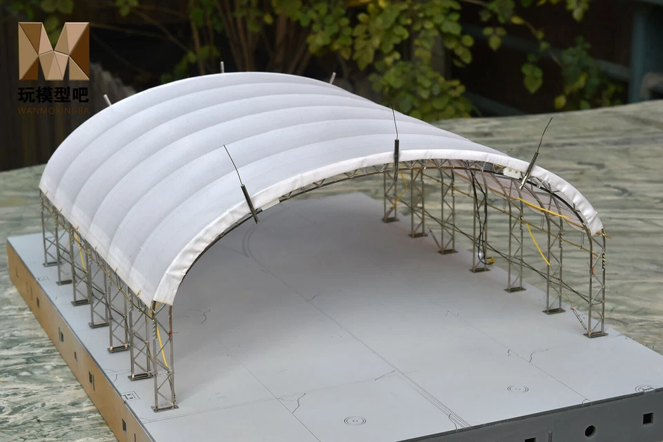 1/72 Military Airport Tarmac Model with Metal Shed LED Light On Aircraft Apron - Image 2 of 4