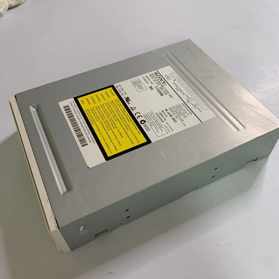 Sony DVD/CD Rewritable Internal Drive IDE DRU-510A - Image 3 of 4