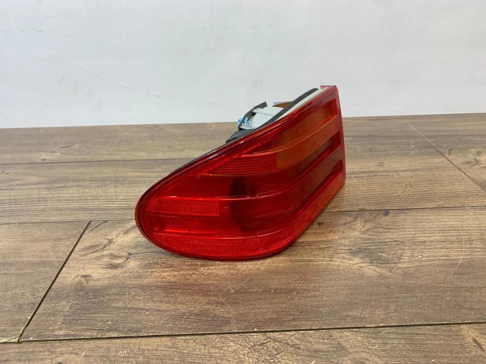 Luz trasera exterior lateral izquierda mercedes-benz w210 e300 e320 e430 1996-1999 sedán Foto 3 de 4