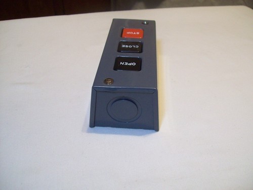 Eastern Motor Controls SPB-3 Push Button Station Switch - OPEN / CLOSE / STOP - Picture 7 of 10