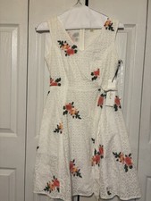 Calvin Klein Women's Mini Sleeveless V Neck White Floral Size 4