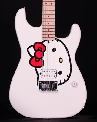 Fender  x Hello Kitty  White Stratocaster 
