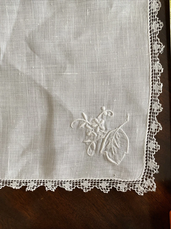 Juego de 2 pañuelos vintage de algodón delicado borde de ganchillo con flores bordadas Foto 4 de 4