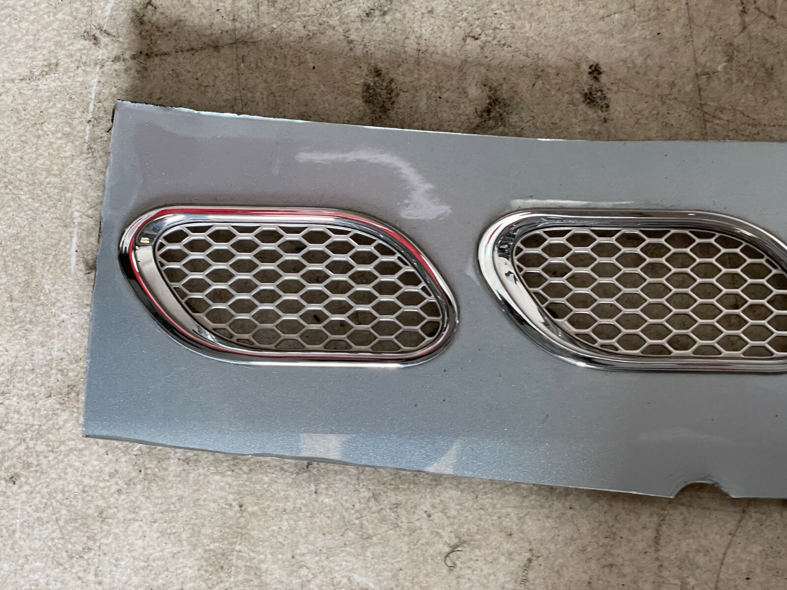 MASERATI QUATTROPORTE M139 OEM 04-08 FRONT SET OF 3 FENDER GRILL VENT GRILLE 