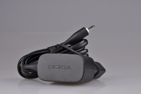 Chargeur bureau 2mm à charge stable pour mobiles Nokia 8800 Sirocco et série X