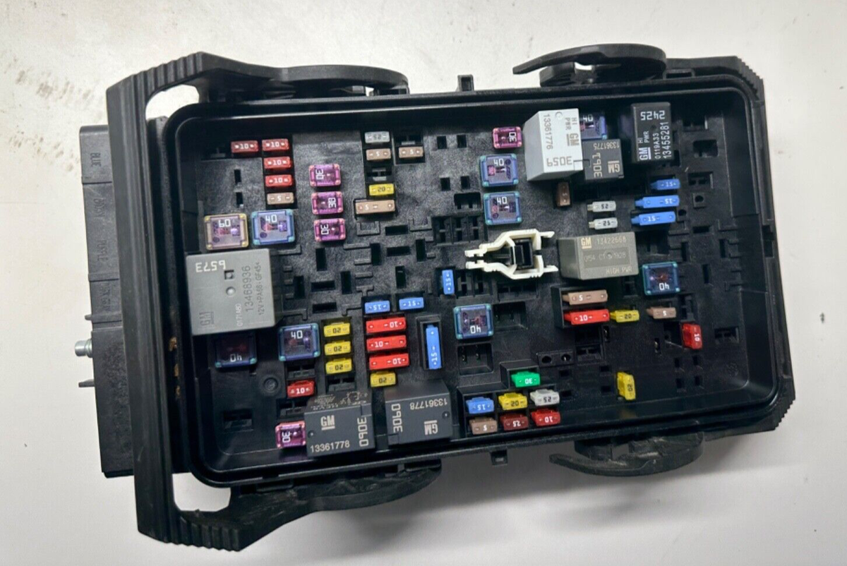 2021-2022 BUICK Envision Fuse Box Wiring Harness Junction