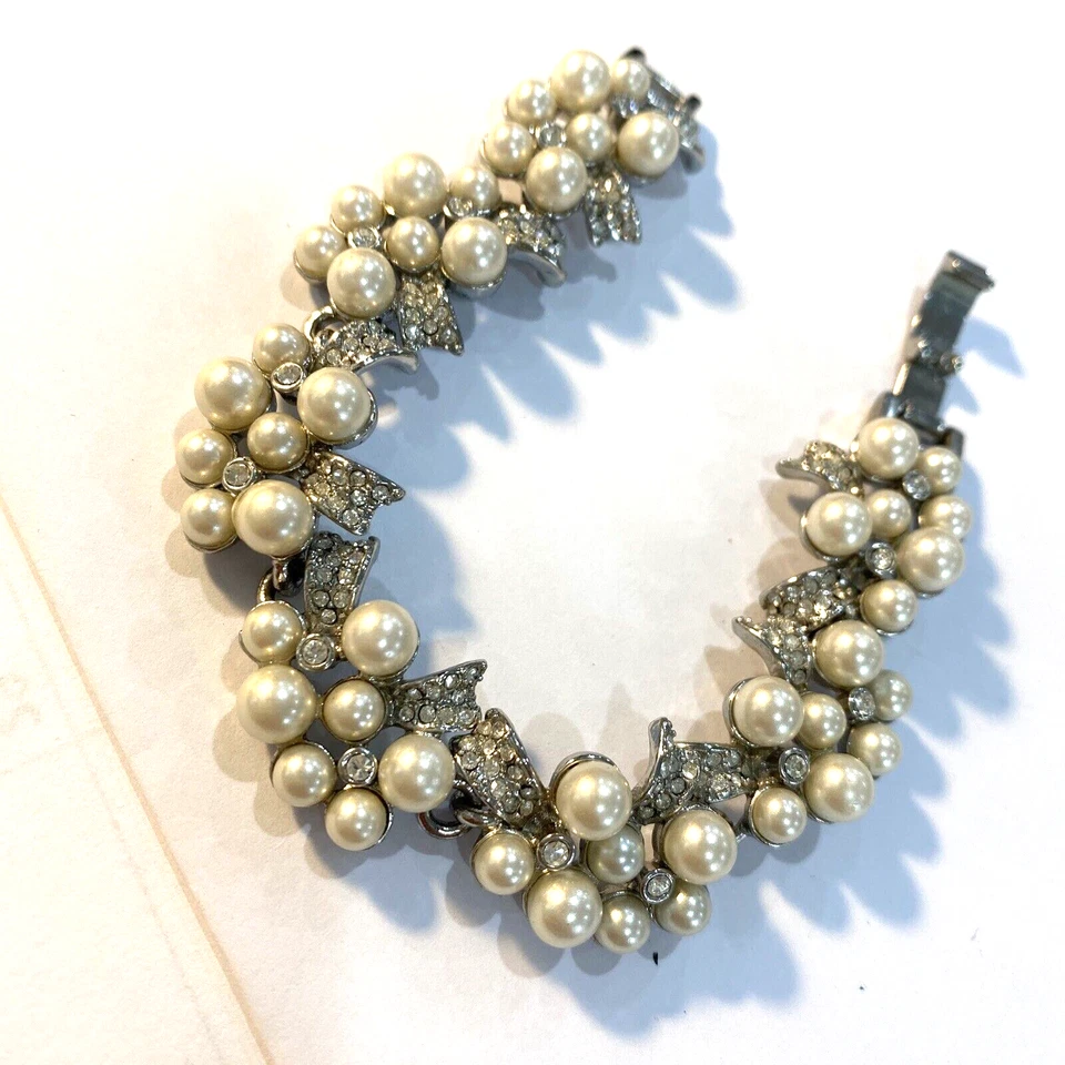 Pulsera Ann Taylor Tono Plateado Estrás Imitación Perla Cadena Ornada Romántica Foto 2 de 4