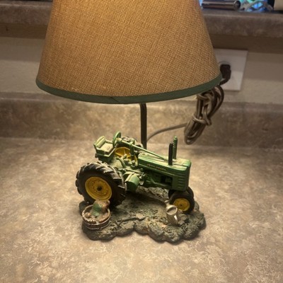 John Deere Farm Tractor 15  Table Desk Lamp - TESTED WORKING!