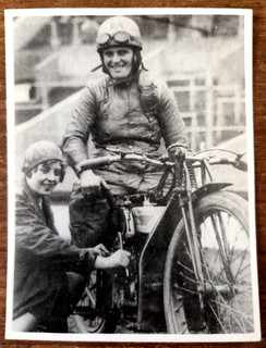 1929 EVA ASKQUITH on Douglas machine with mechanic ANNE WHITFIELD Rare!
