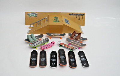Fingerboard Skatepark Lot   Ramps, Tech Deck, Hot Wheels & Unbranded Boards 