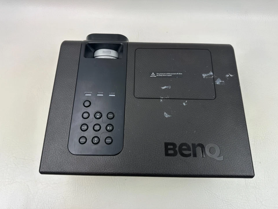 BENQ SP840 Digital 1080P Conferece Room Projector. 4000 lumens ONLY 93 Hours - Image 4 of 4