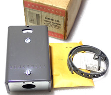 LA409B 1071 HONEYWELL Tradeline Surface Aquastat Controller NEW