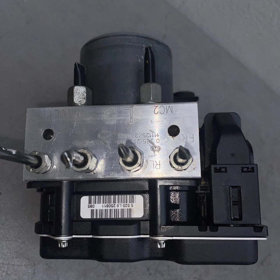 🛑 Módulo de bomba de freno antibloqueo Infiniti FX35 ABS 2012 OEM TRACCIÓN TRASERA Foto 2 de 4