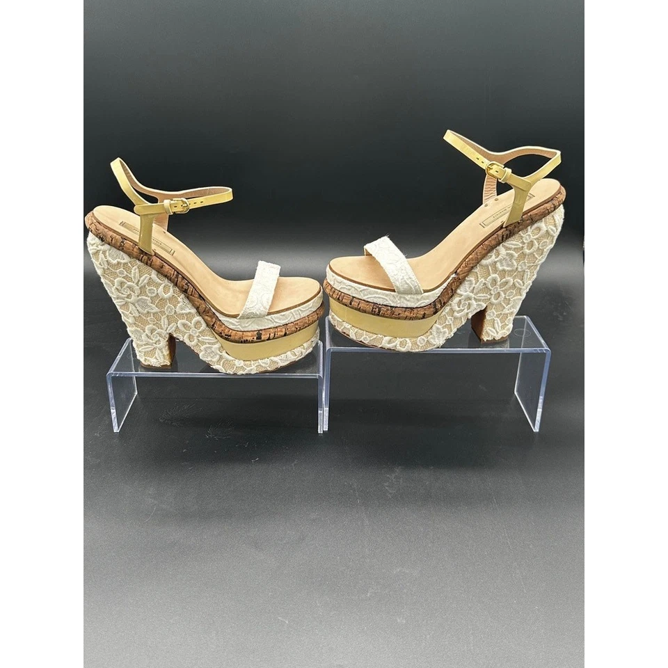 Sandalias con ribete de encaje de plataformas Nina Ricci Foto 2 de 4