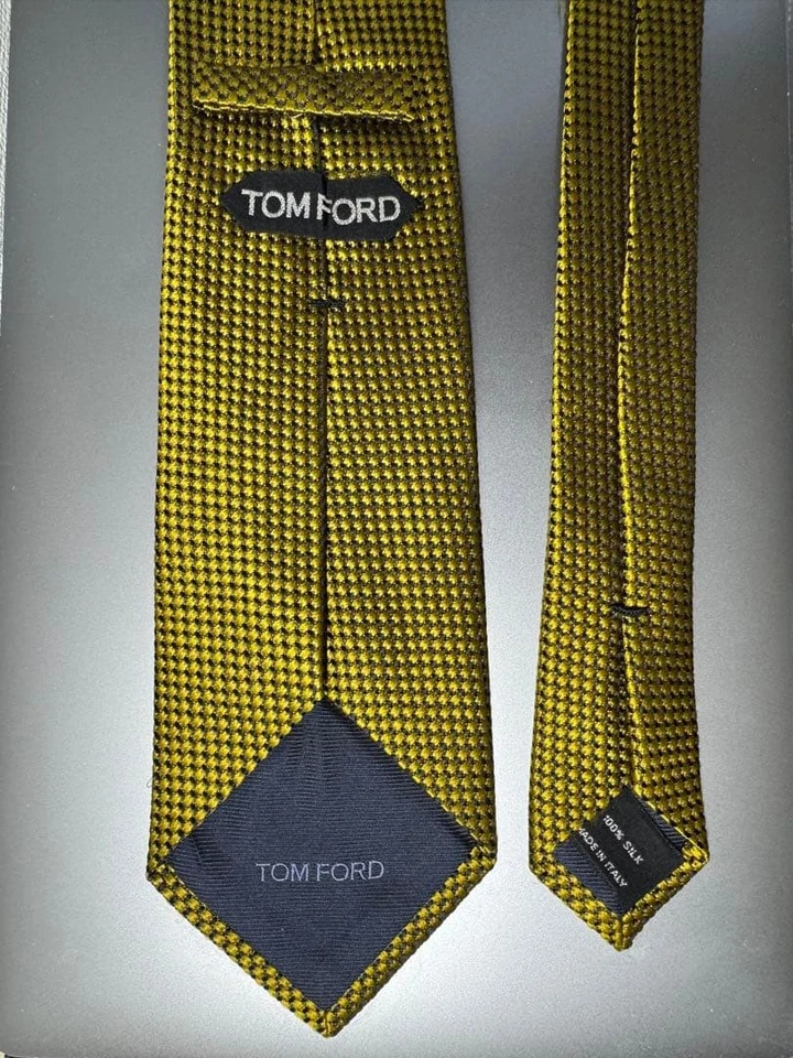 Corbata Cuello Tom Ford Amarillo Color Sólido 100% Seda Hecha en Italia Excelente Regalo Foto 2 de 3