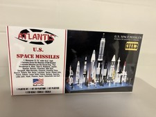 Atlantis U.S. Space Missiles 1/128 Scale Plastic Model Kit With 36 Missiles-New