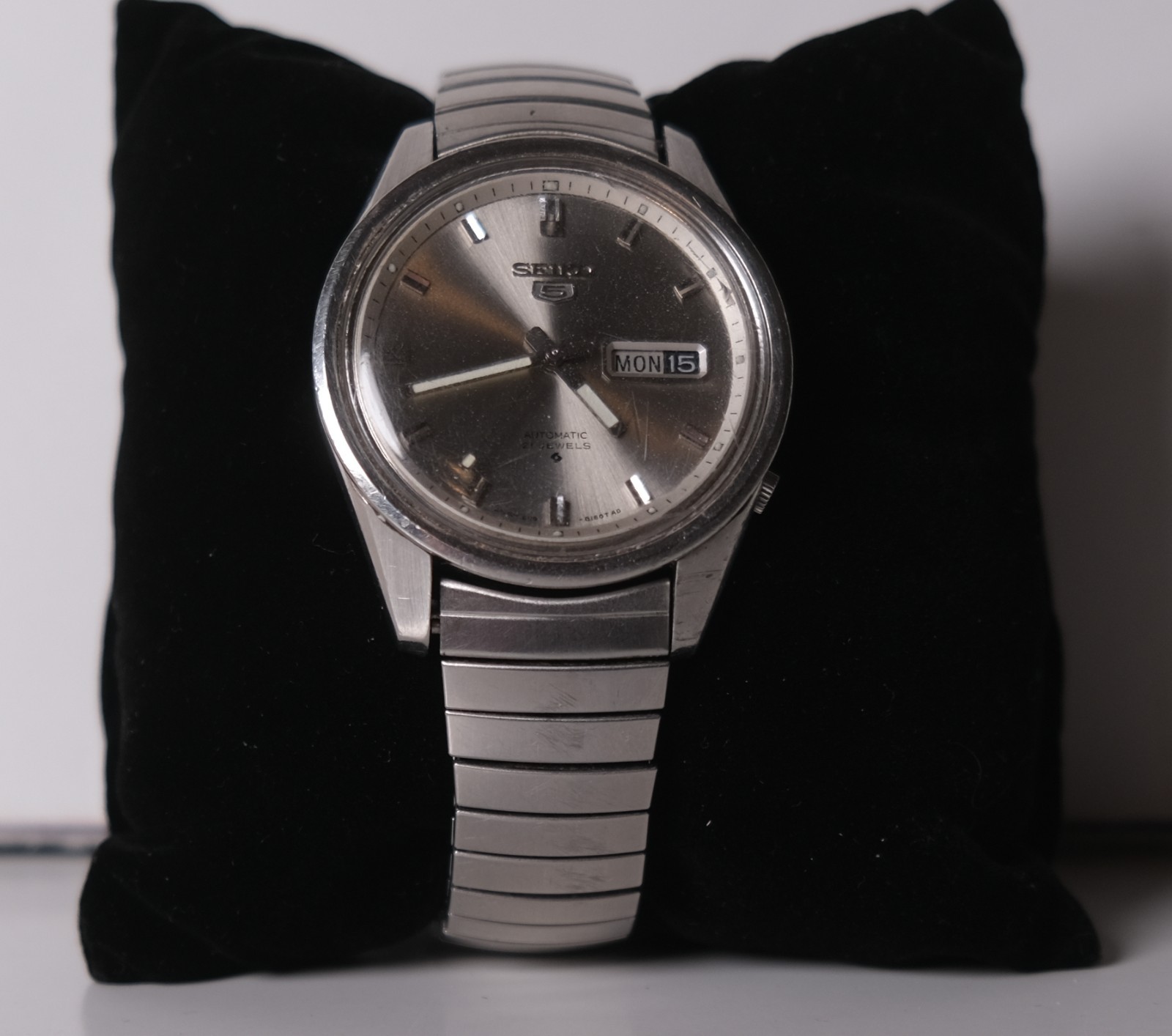 1960s Automatic Date 5 Men's 6119-8160 Seiko Day Watch Vintage 21J - VintageWatches.PK 1960s Automatic Date 5 Men's 6119-8160 Seiko Day Watch Vintage 21J - vintagewatches.pk