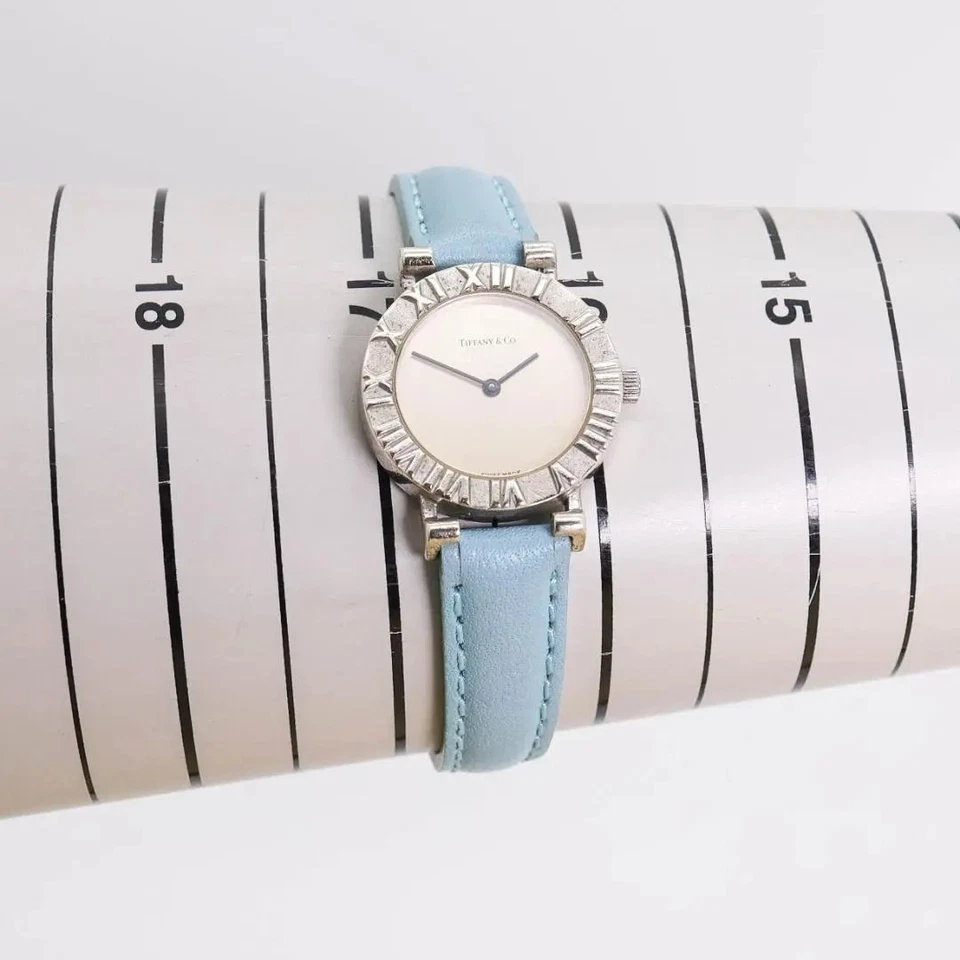 Reloj de cuarzo Tiffany & Co Atlas plateado usado, batería cambiada, auténtico Foto 3 de 4