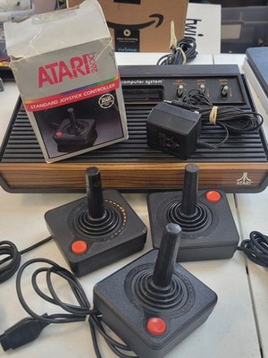 Vtg Atari CX-2600 Video Computer System Bundle 6 Switch w/4 Joystick Controllers