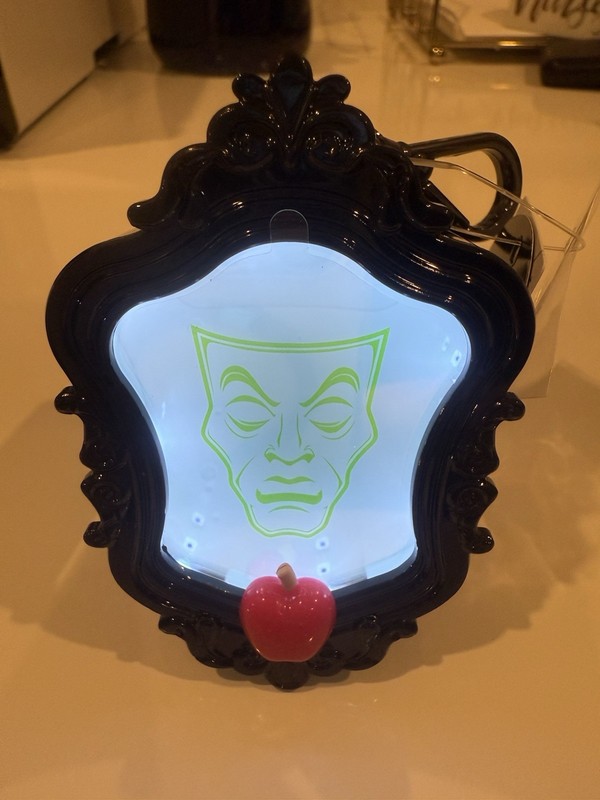 Bath And Body Works Snow White Evil Queen Magic Mirror PocketBac And Sanitizer