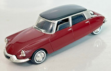 Solido 1:43 Scale 1956 Citroen DS 19 - Burgundy/Black