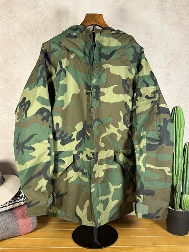 Vintage US Army ECWCS Gen 1 Woodland Camo Goretex Parka Large Regular video thumbnail