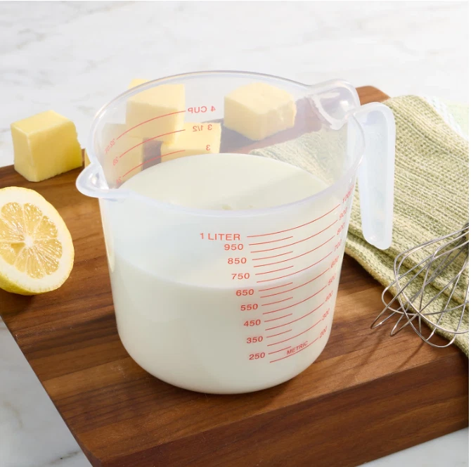 Taza medidora de plástico PP Mainstays de 4 tazas, 32 oz, transparente Foto 2 de 4