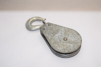 BLOCK DIVISION 1550lb 703kg Swivel Hook Pulley 3-1/2''
