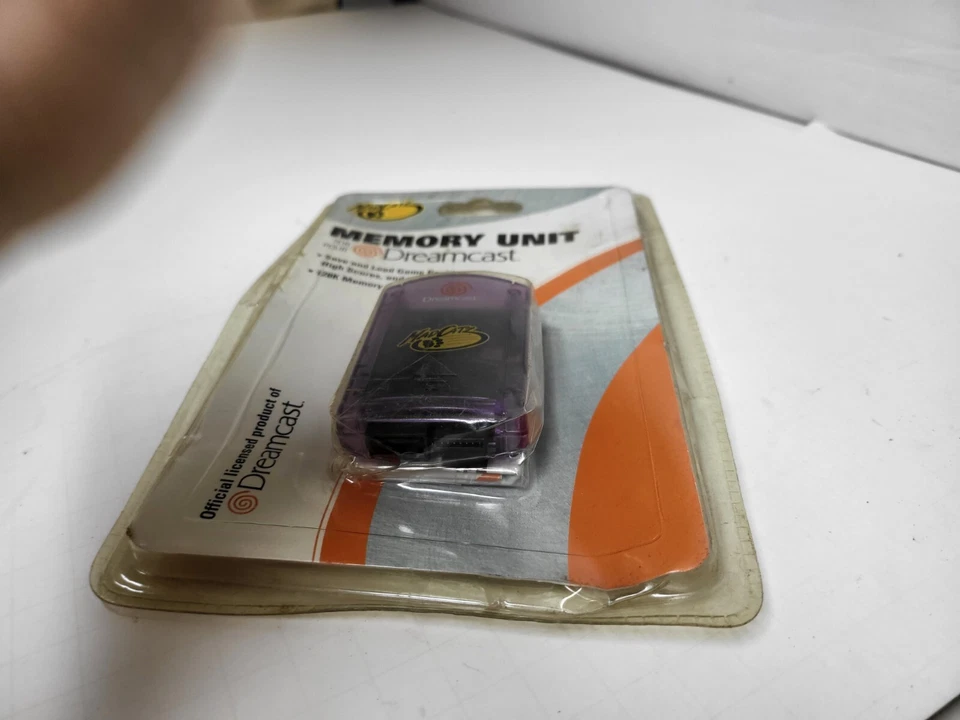 NEW MAD CATZ CLEAR PURPLE 128K Memory card unit for Sega Dreamcast Creased #i26 - Image 3 of 4