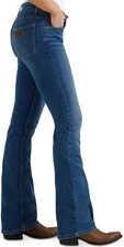 NWT Wrangler Women's Retro Mae Mid Rise Bootcut Stretch Jeans 1009MWZKN