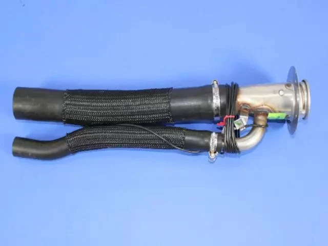 Tubo de llenado de combustible Mopar genuino 05031036AF Foto 3 de 4