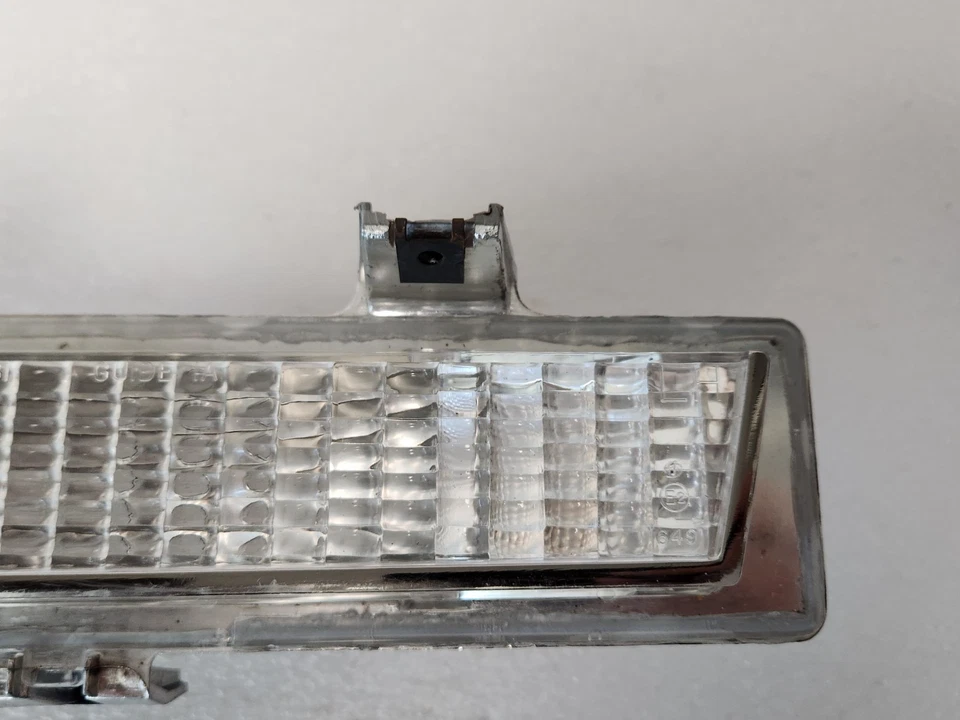 Luz de señal de giro de estacionamiento delantera 5971939 NOS GM 1981-1988 Chevy Monte Carlo SS LH Foto 2 de 4