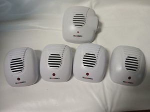 Bell Howell EM-001677 Ultrasonic Pest Repeller Lot L4