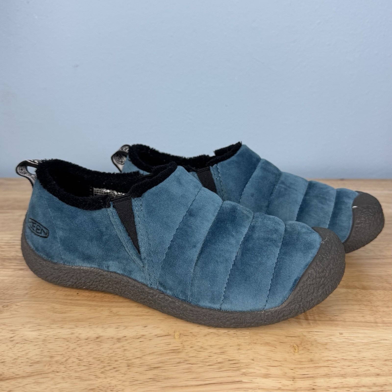 Keen Howser II Women's Size Legion Blue Velour Clogs Quilted Lined