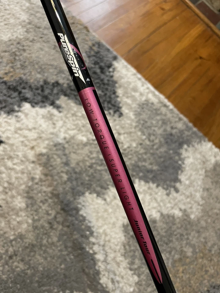 Club de golf PureSpin Junior Tour Driver 13,5 Ti Matrix, eje rosa de 36 pulgadas Foto 4 de 4