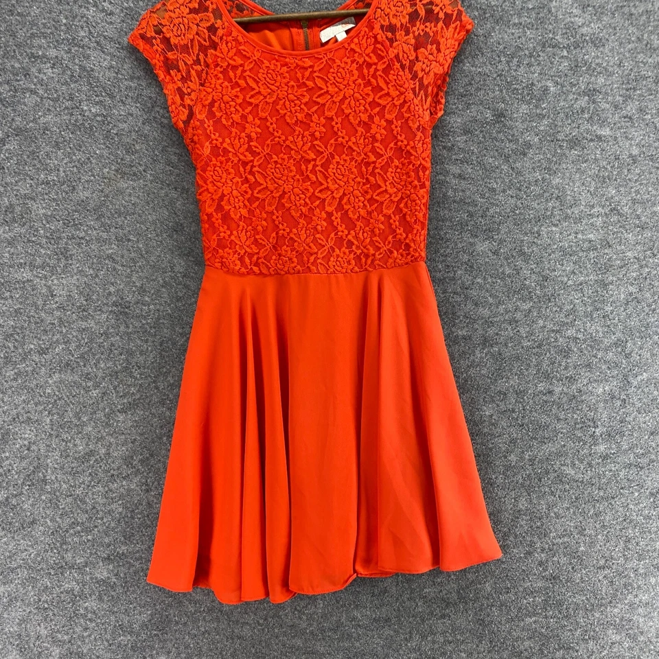 GB Dress Women 3 Red Floral Crochet Sheath Short Lined Zipper Short Sleeve - Image 4 of 4