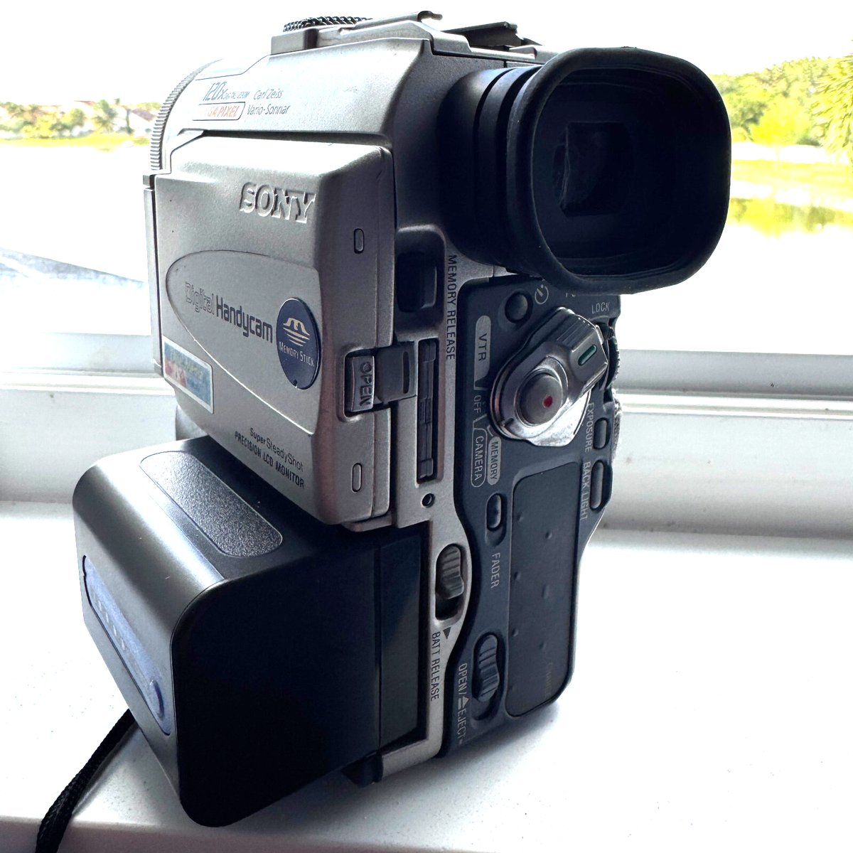 Sony Handycam DCR-PC100E Mini DV Camcorder for sale online Sony Handycam DCR-PC100E Mini DV Camcorder for sale online