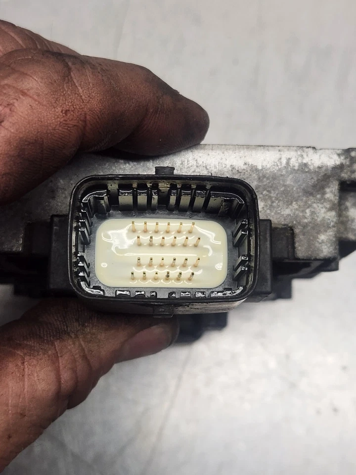 2002-2003 Saturn Vue 3.0L Under Dash Transmission Control Module TCM OE 24222362 - Image 3 of 4