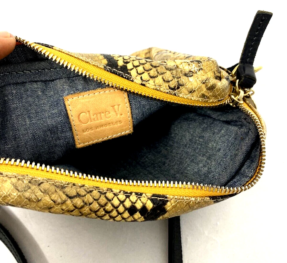 Bolsa tiracolo Designer CLARE V. Midi couro natural em relevo de píton com listras - Imagem 4 de 4