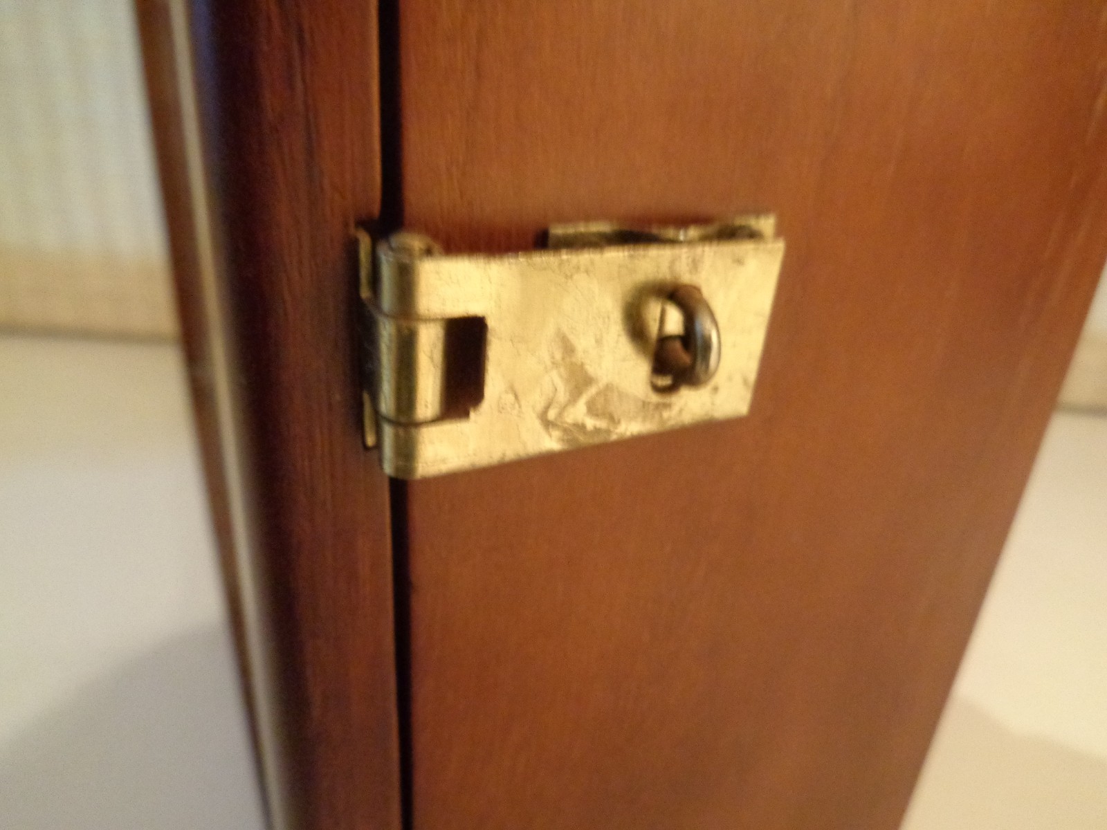 Jack Daniels Family of Fine Whiskeys Wooden 3 Bottle Display Case 12"