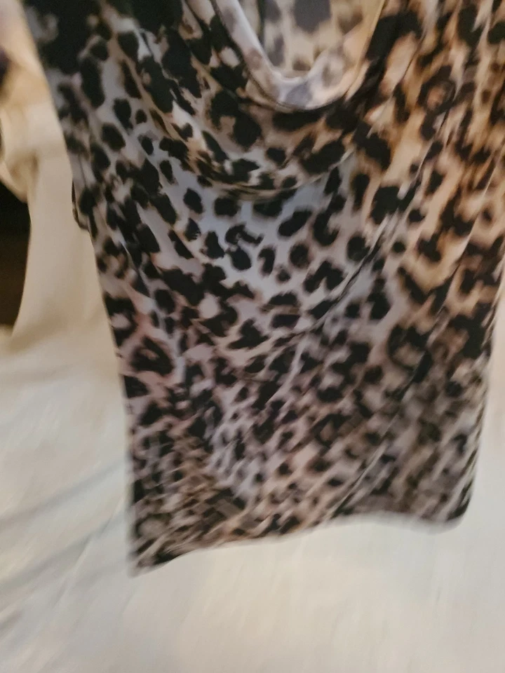 Blusa Top Mujer XS Merona Marrón Estampado Animal Poliéster Spandex Foto 2 de 4