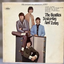 The Beatles Yesterday And Today Vinyl Record Capitol Apple Logo Blanc Noir Des