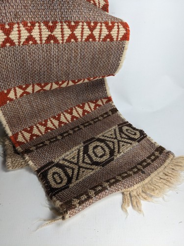 Vintage Hand Woven Peruvian Andean Wool runner decorative 11" x 44" - Picture 4 of 6