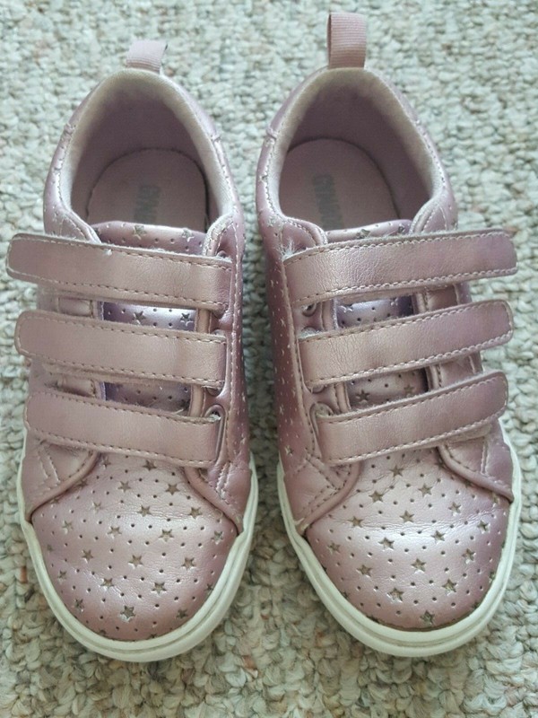 GYMBOREE GIRLS PINK GYM SHOES - SIZE 12