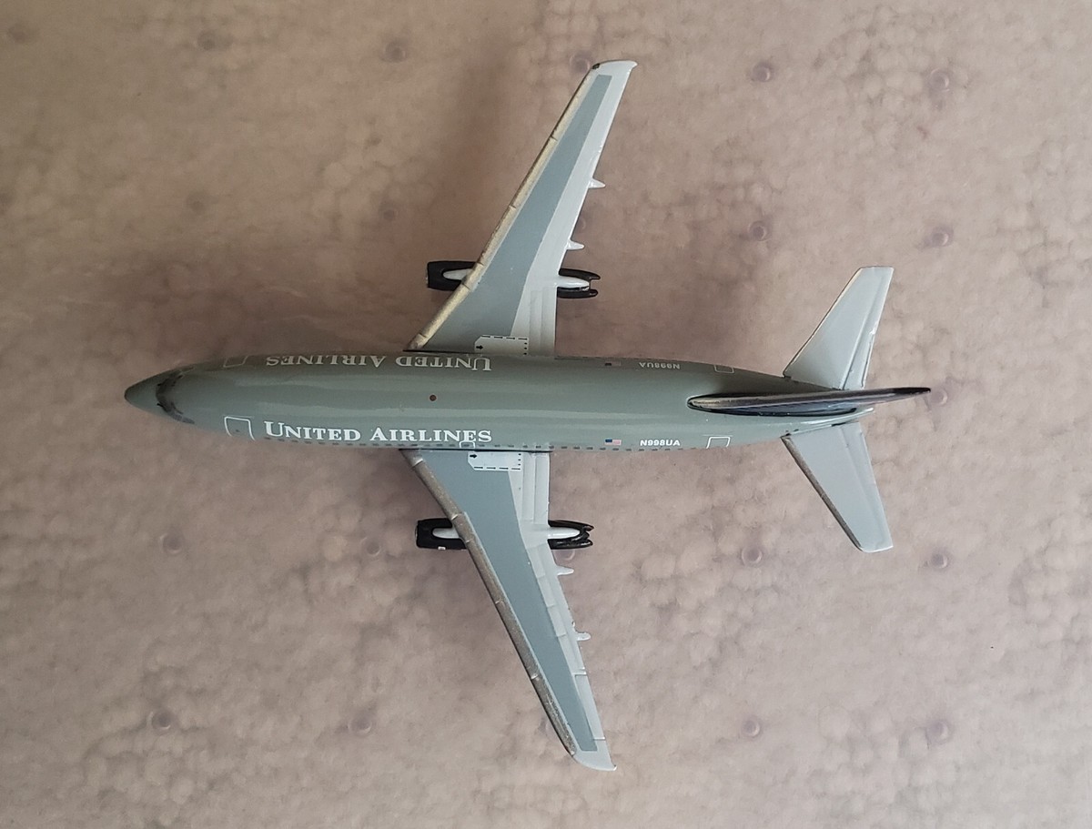 AeroClassics Boeing 737-200 United Airlines N998UA Battleship Grey