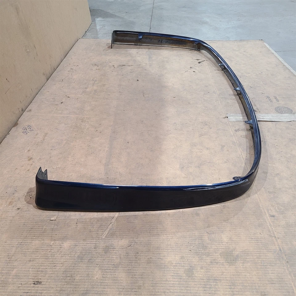 Parachoques trasero Facia 98-02 Camaro Z28 moldura inferior Aa7303 Foto 3 de 4