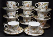 Wedgwood Oberon Leigh Shape Footed Tea Cup & Saucer Bone China England Set of 11
