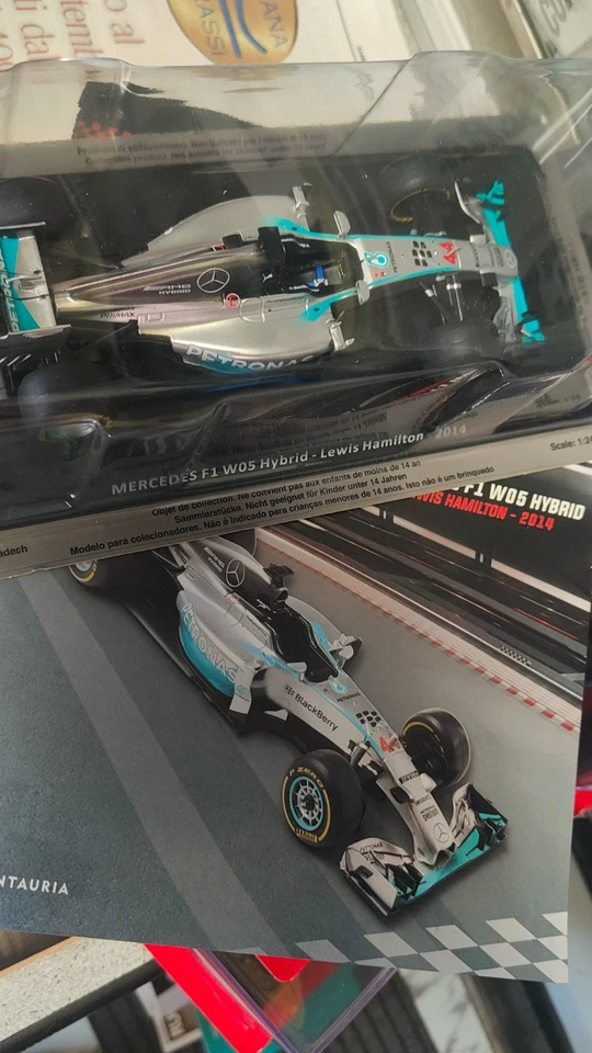 Collezione : Auto da corsa 1:24  MERCEDES WO5 L .Hamilton del 2015   Con Fascic - Immagine 3 di 3