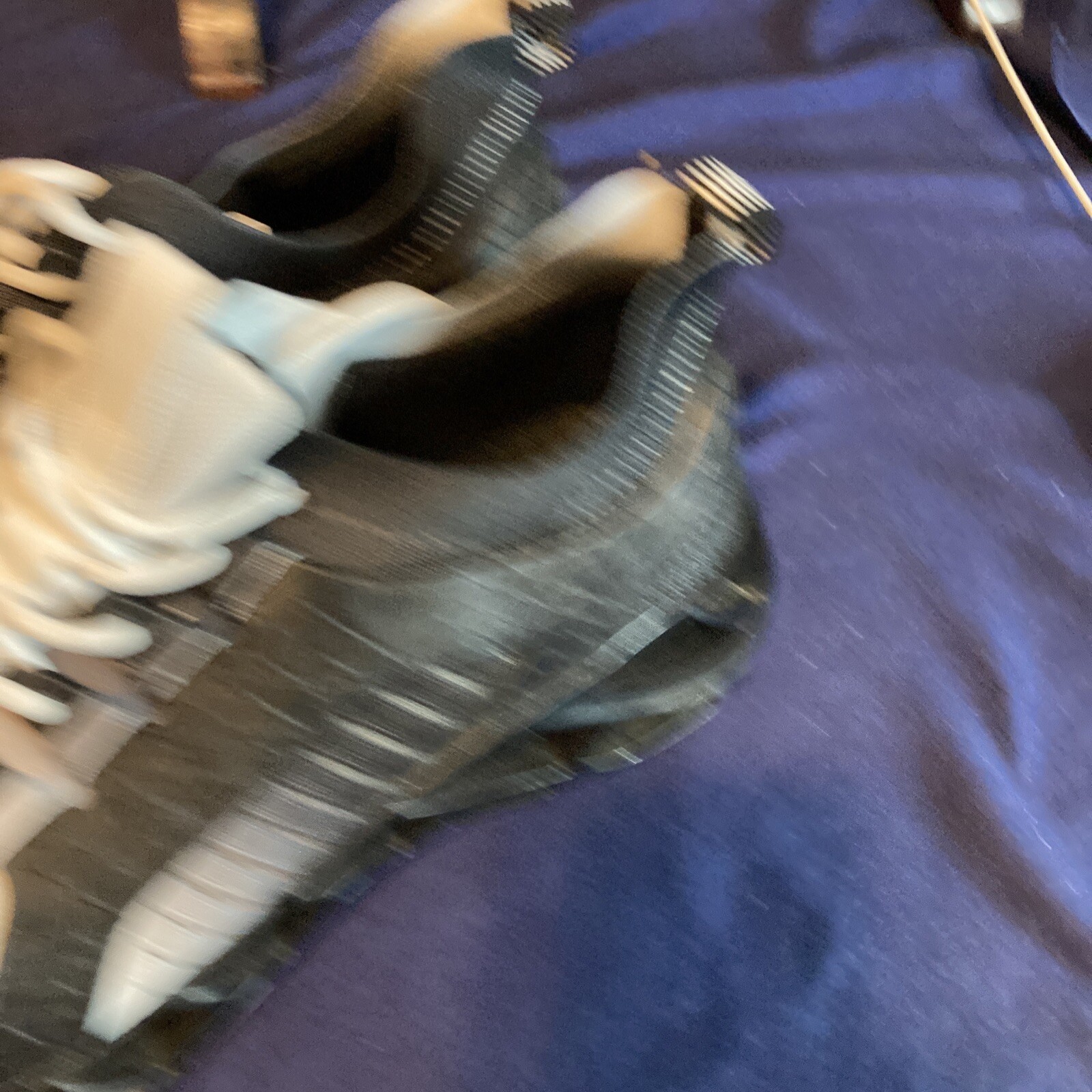 Picture 5 of 24