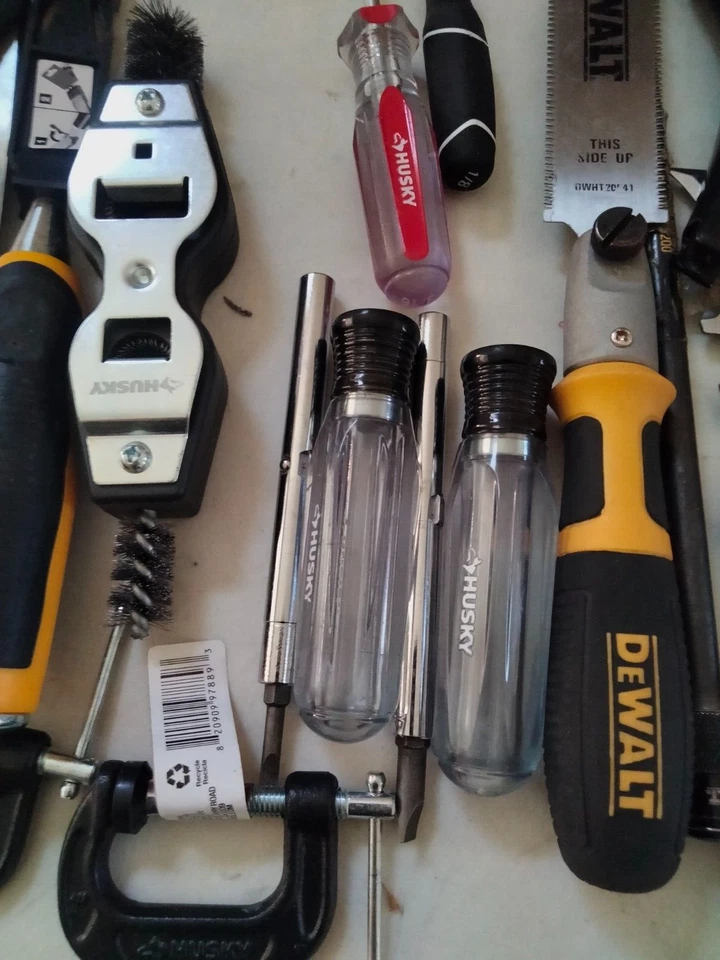 Husky & Dewalt Herramientas Nuevo y Usado 14 Peace Paquete Mixto. Foto 3 de 4